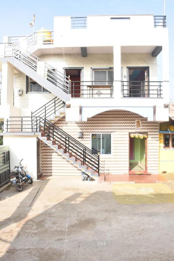 Coconut Homestay האמפי מראה חיצוני תמונה