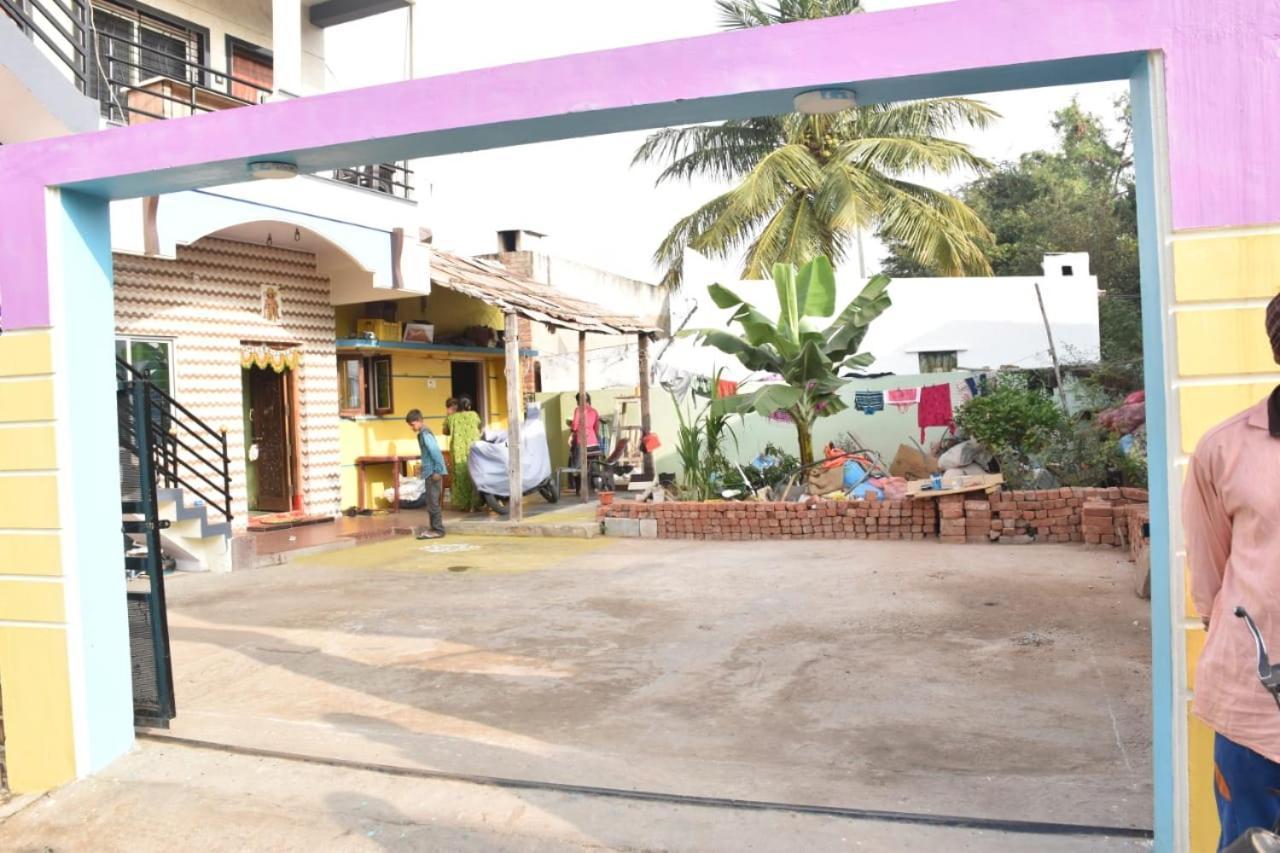 Coconut Homestay האמפי מראה חיצוני תמונה
